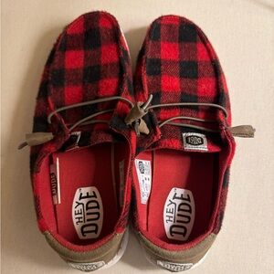 Hey dude, women’s size 9
Red & Black Plaid
